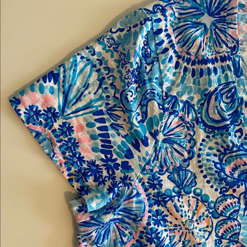 Lilly Pulitzer Etta V-Neck Tee T Shirt in Blue Grotto, Commotion in the Ocean L - Picture 9 of 16